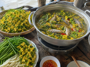 Lau ca bong vang ben bo song