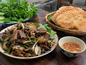 Lịch trình Ninh Bình 2 ngày 1 đêm: mốc giờ từng buổi 4 Mon thit thao moc va com chay gion